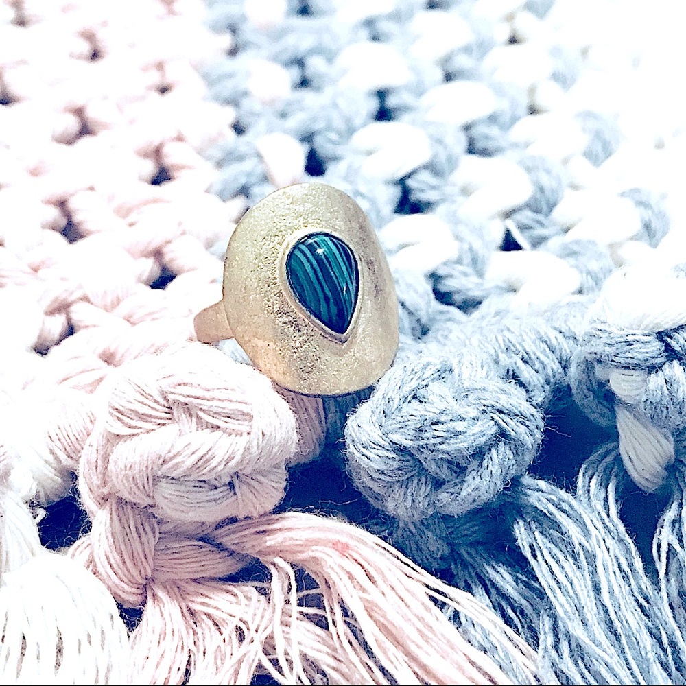 💚🆕Semi-Precious Green Gemstone Gold Texture Ring